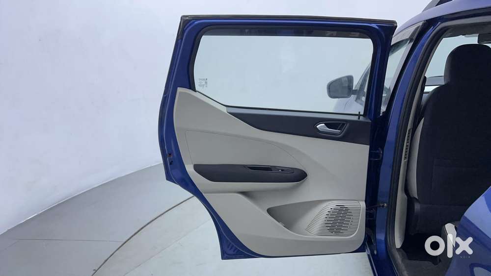 Renault Triber Rxz, 2020, Petrol