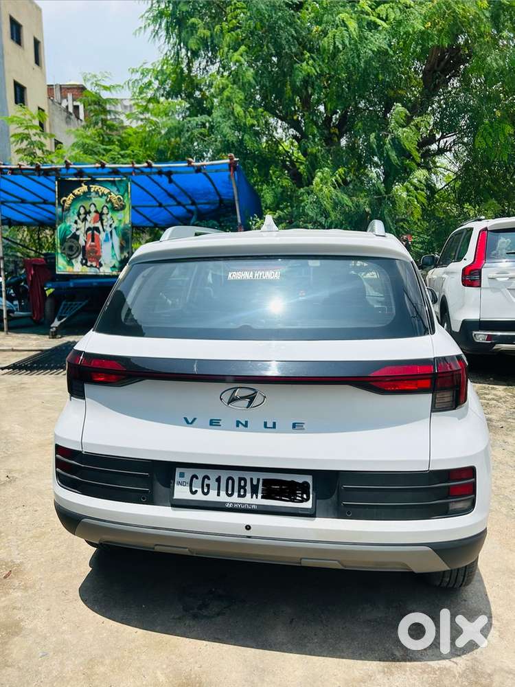 Hyundai Venue Petrol Manual 2024