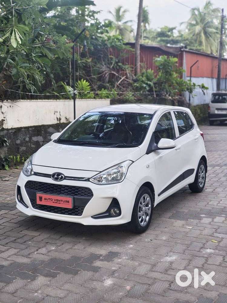 Hyundai I10 Sportz, 2017, Petrol