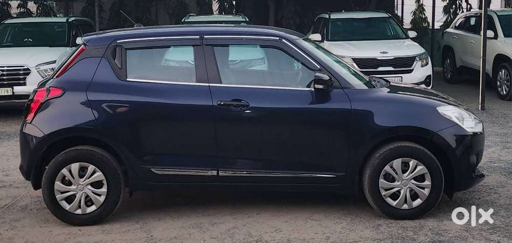 Maruti Suzuki Swift Vxi + Manual, 2022, Petrol
