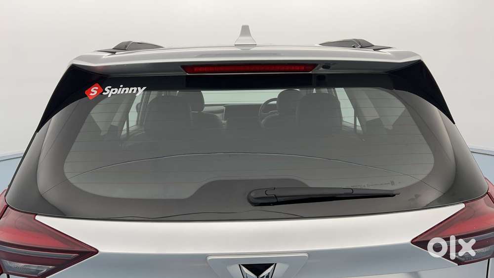 Mahindra Xuv700 2.0 Ax 3 Petrol At 5 Str, 2021, Petrol