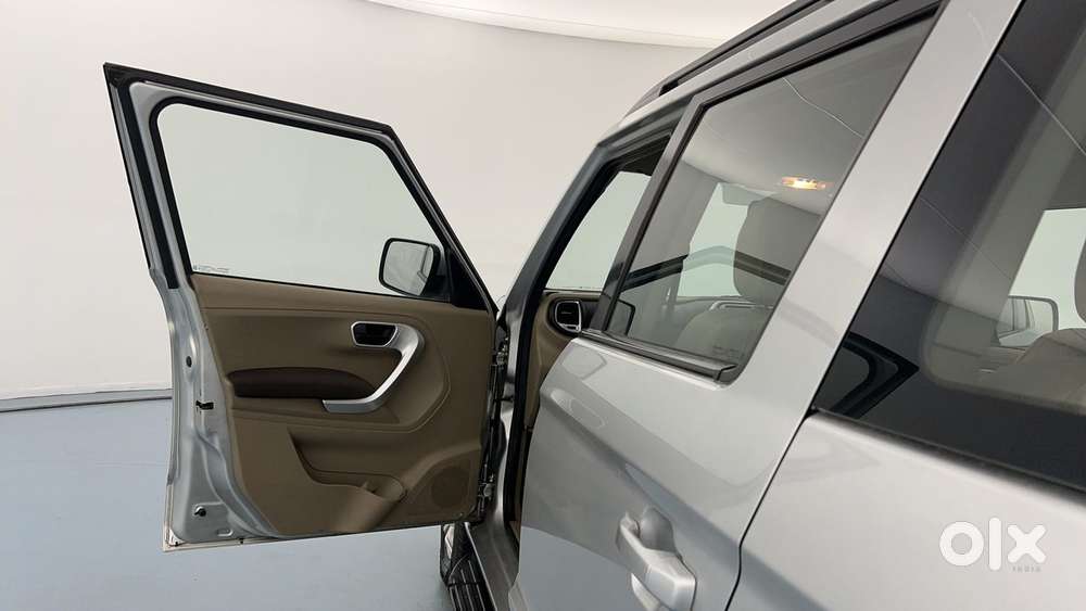 Mahindra Tuv 300 T8, 2016, Diesel