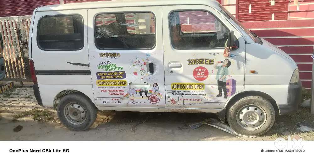 Cng Feeted.gaari Bilkul New Jaisa Hai.abhi School Me Chal Raha Hai.