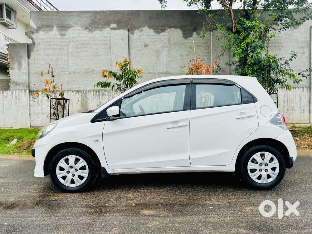 Honda Brio V Mt, 2012, Petrol