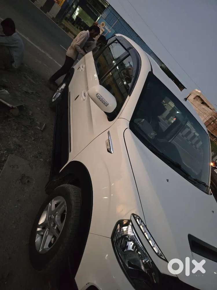 Mahindra Nuvosport 2016 Diesel 7seater New Condition