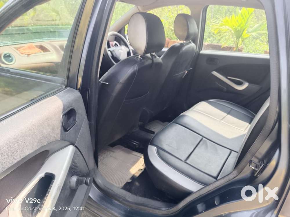 Ford Figo 1.5d Titanium Mt, 2011, Petrol