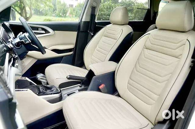 Kia Carens Top Model With Sunroof (petrol)