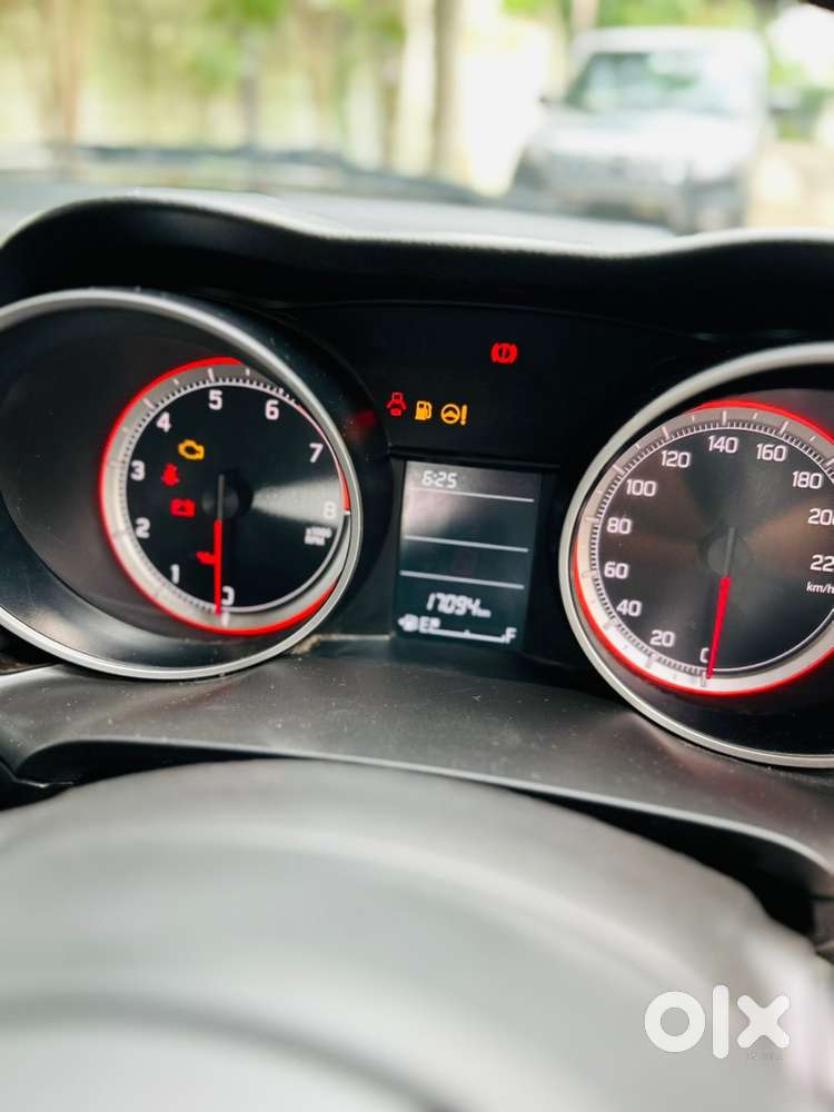 Maruti Suzuki Swift Petrol 2021