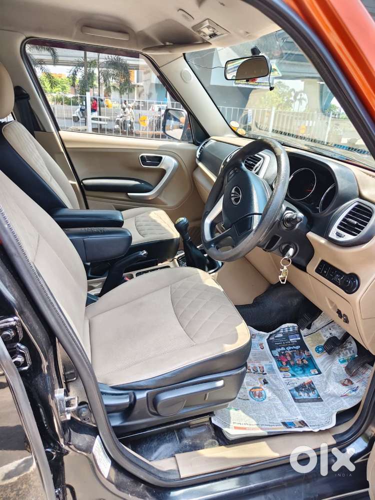 Mahindra Tuv 300 T10 Amt Dual Tone, 2017, Diesel