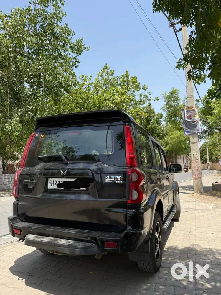 Mahindra Scorpio Classic 2025 Diesel Manual