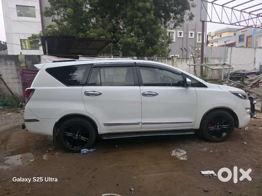 Toyota Innova Crysta 2019 2.4z