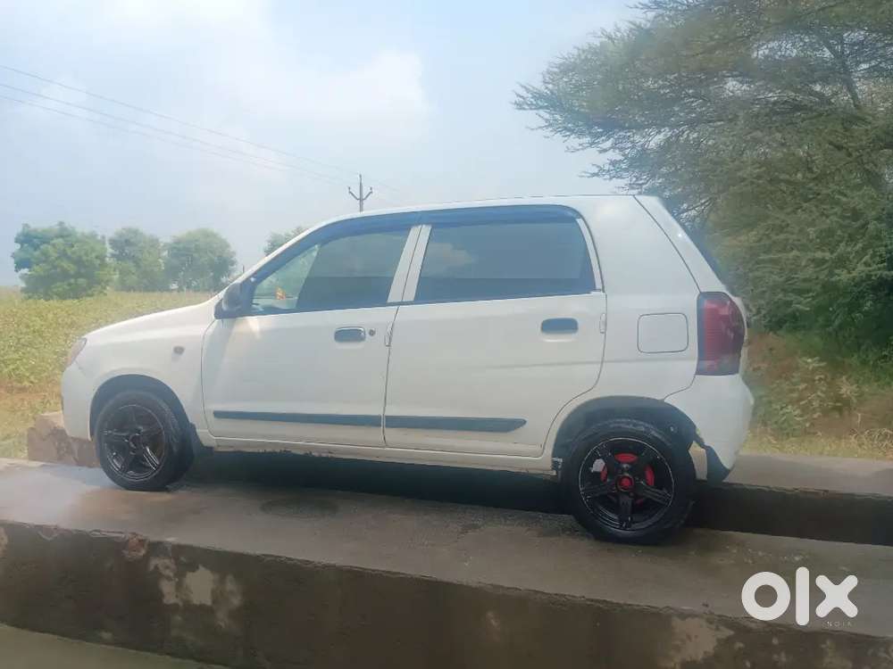 गाड़ी चलने मे अच्छी है अलोय वहिल है Km 107000 चली हुई है हिसार नाम है