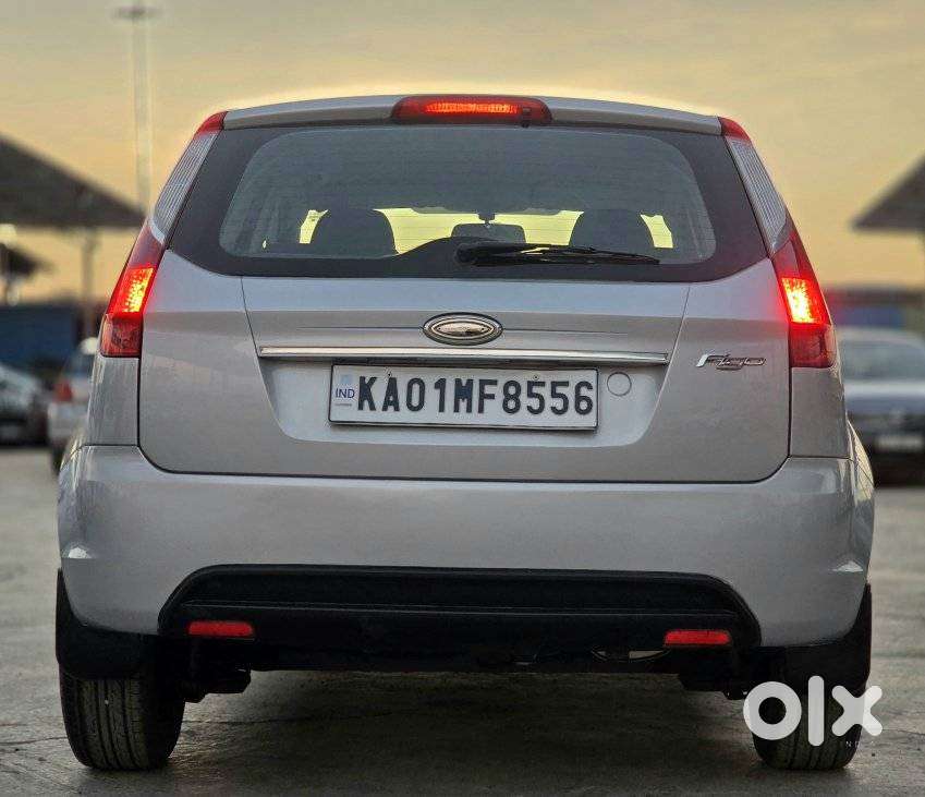 Ford Figo 2012-2015 Petrol Titanium, 2010, Petrol