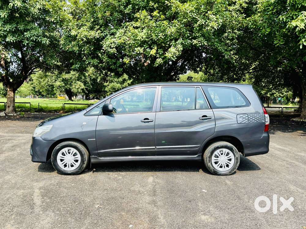 Toyota Innova 2.5 G (diesel) 7 Seater Bs Iv, 2015, Diesel