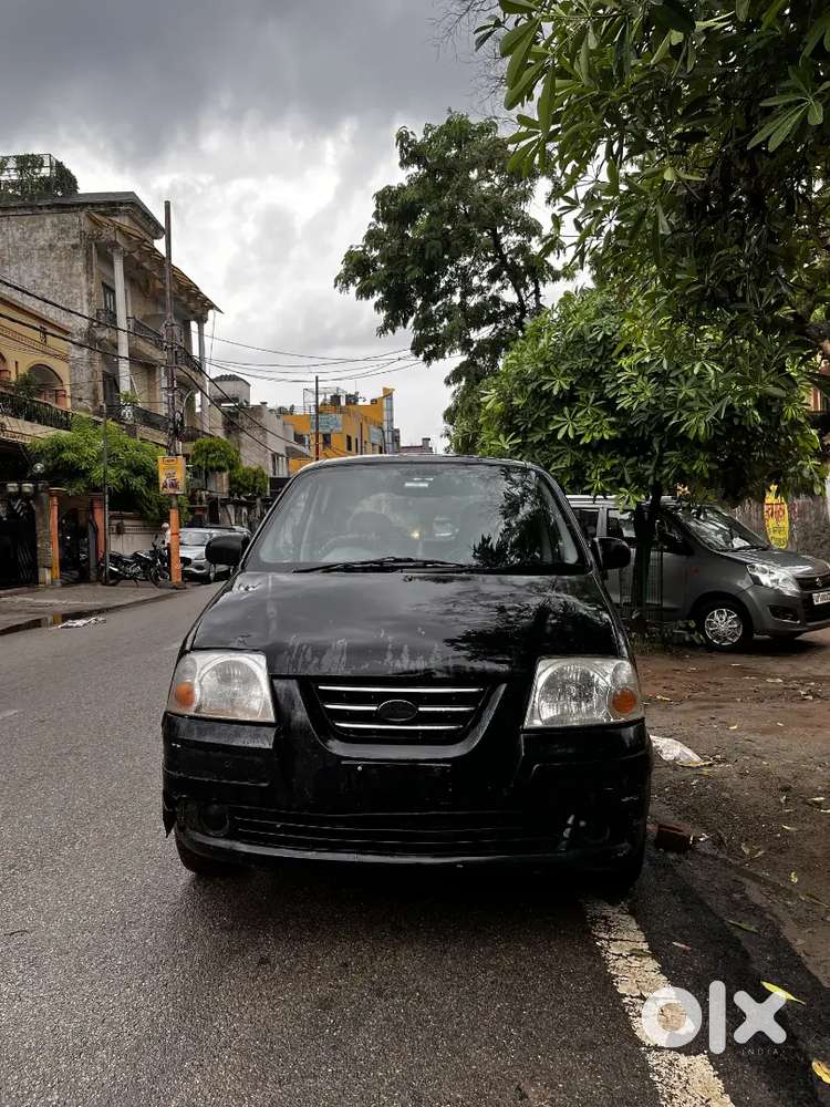 Hyundai Santro Xing Black (alloy Wheels)
