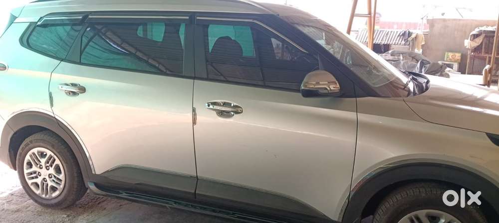 Kia Carens Petrol 2023