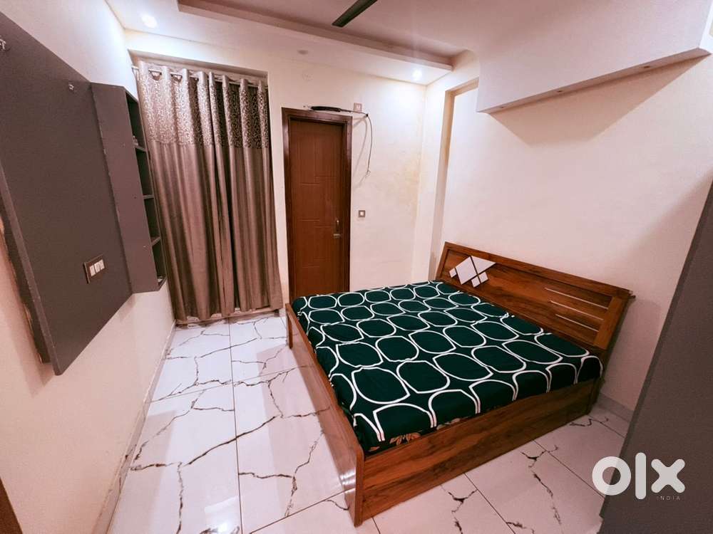 3 bhk furnished flat available for rent