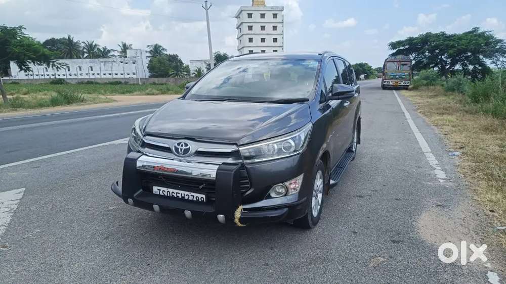 Toyota Innova Crysta 2.4 V 2018