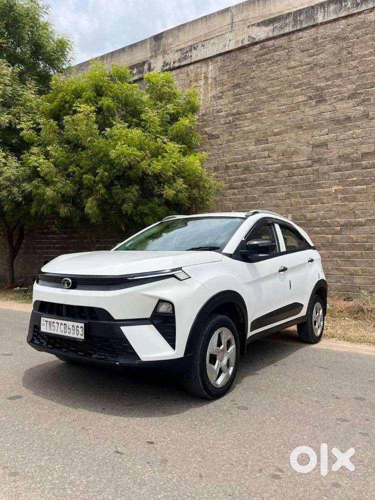 Tata Nexon Smart Plus S 1.2 Revotron Petrol 5 Mt, 2025, Petrol