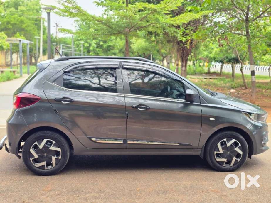Tata Tiago 1.2 Revotron Xm, 2025, Petrol