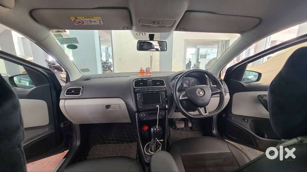 Skoda Rapid Matte Color Limited Edition Auto Gair Car.  1st Owner 4200