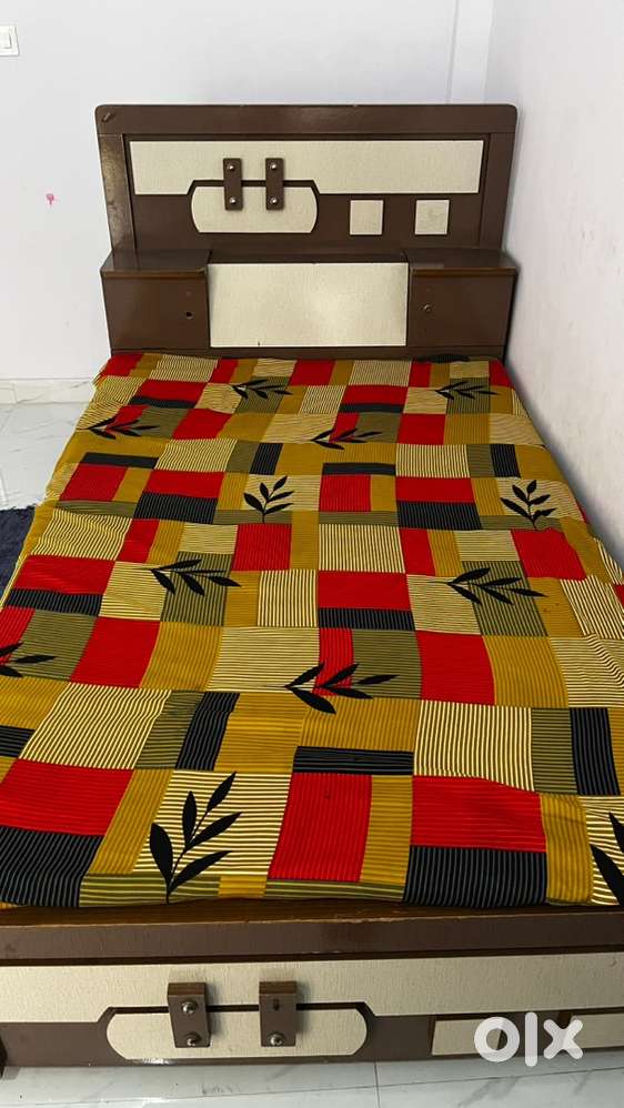 Single bed okk condition