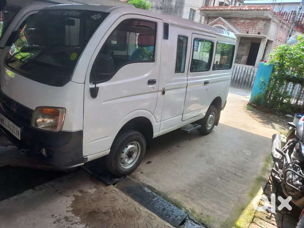 Tata Magic/ Mahindra Maxximo