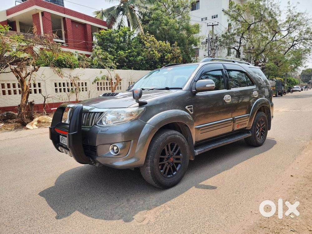 Toyota Fortuner 3.0 4x2 Mt, 2012, Diesel