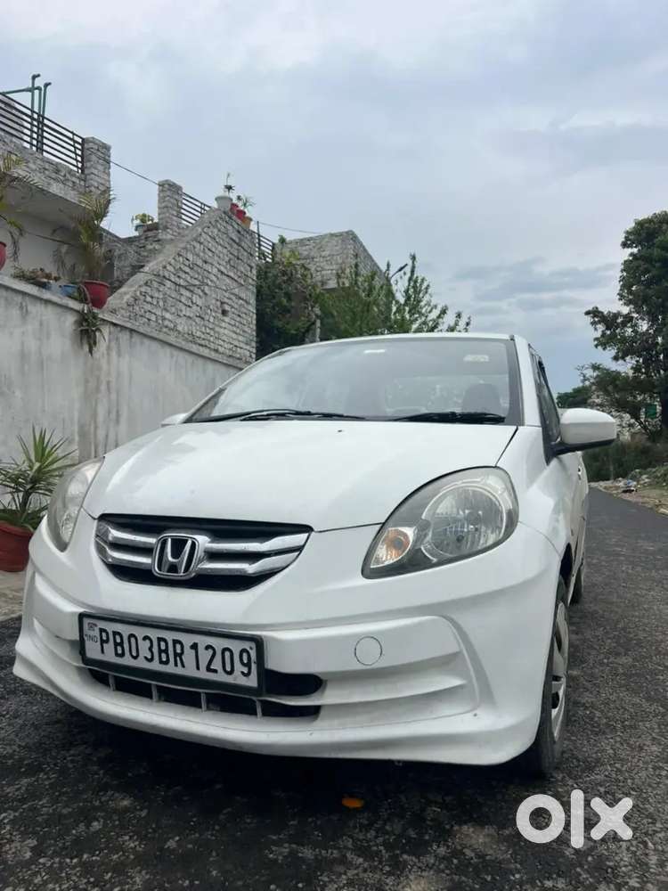 Honda Amaze 2nd Gen 2014 Diesel 82000 Km Driven