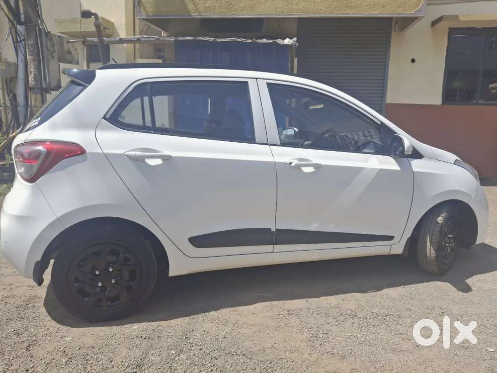 Hyundai Grand I10 1.2 Sportz
(dual Tone)
