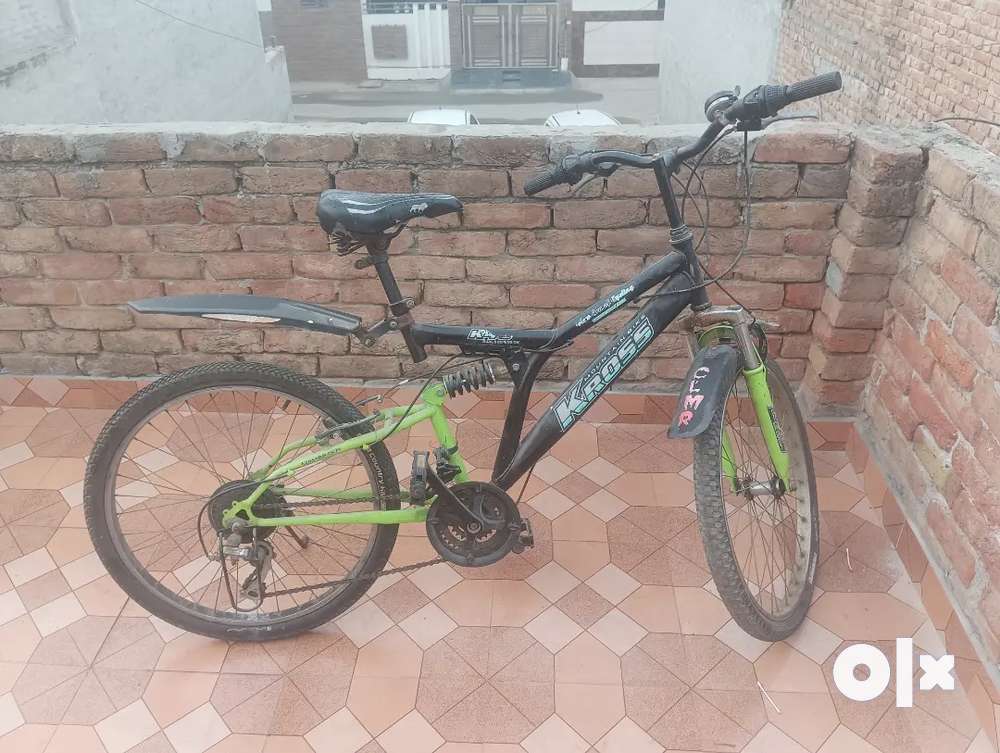 Apollo guru mountain discount bike