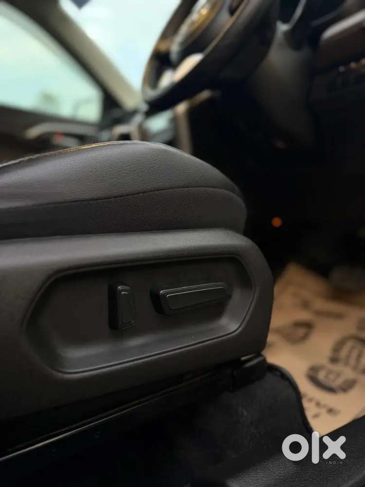 Toyota Urban Cruiser Hyryder 2025 Petrol Well Maintained