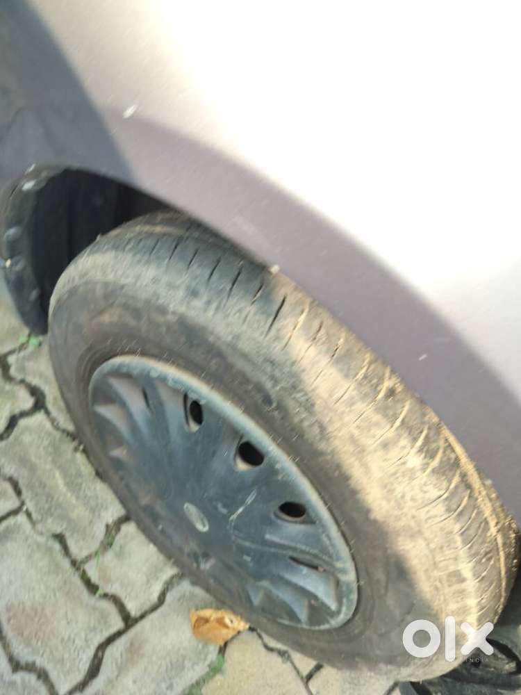 Maruti Suzuki Swift Vxi + Manual, 2013, Petrol