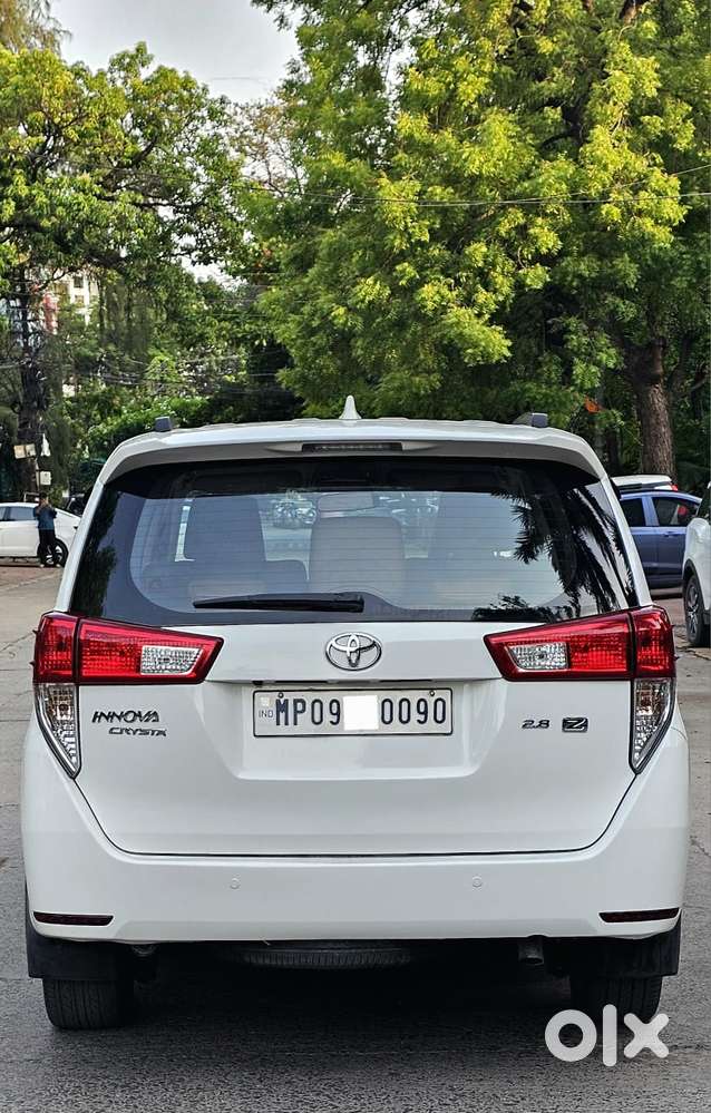 Toyota Innova Crysta 2.8z Automatic, 2016, Diesel
