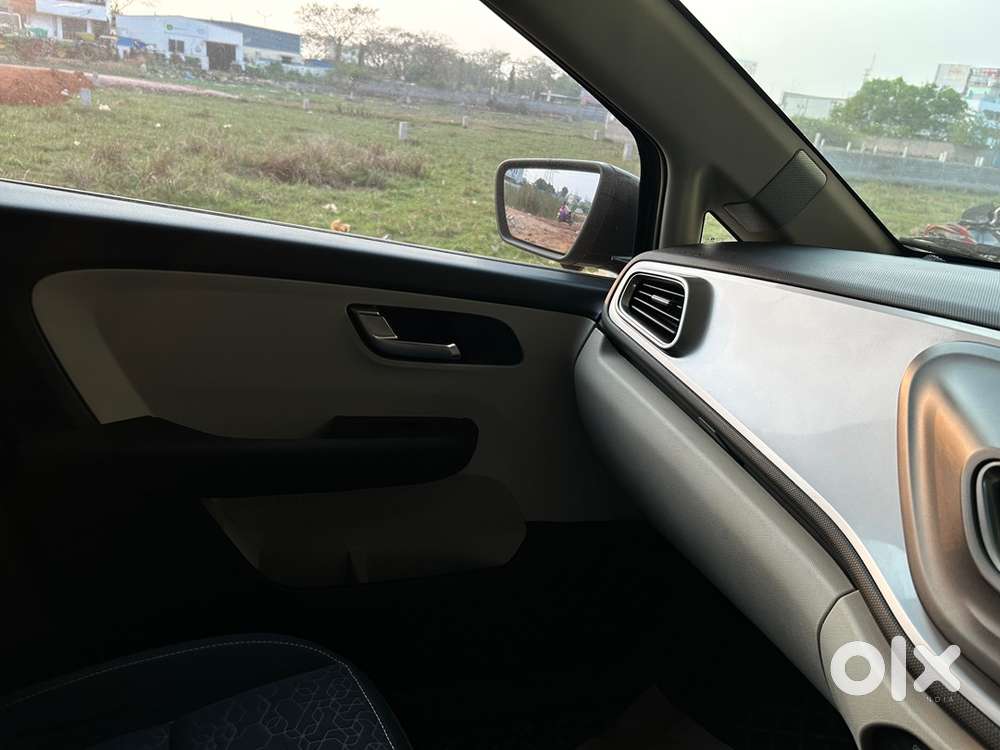 Tata Altroz Petrol Looking For Serious Buyer