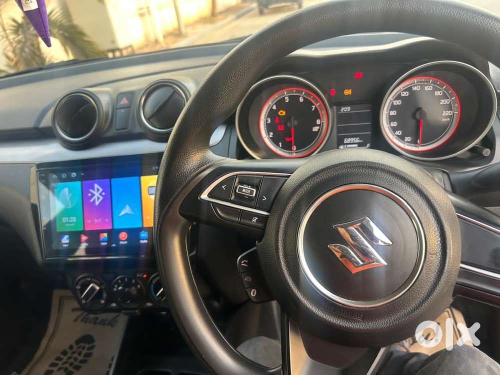 Maruti Suzuki Swift Vxi + Manual, 2022, Petrol