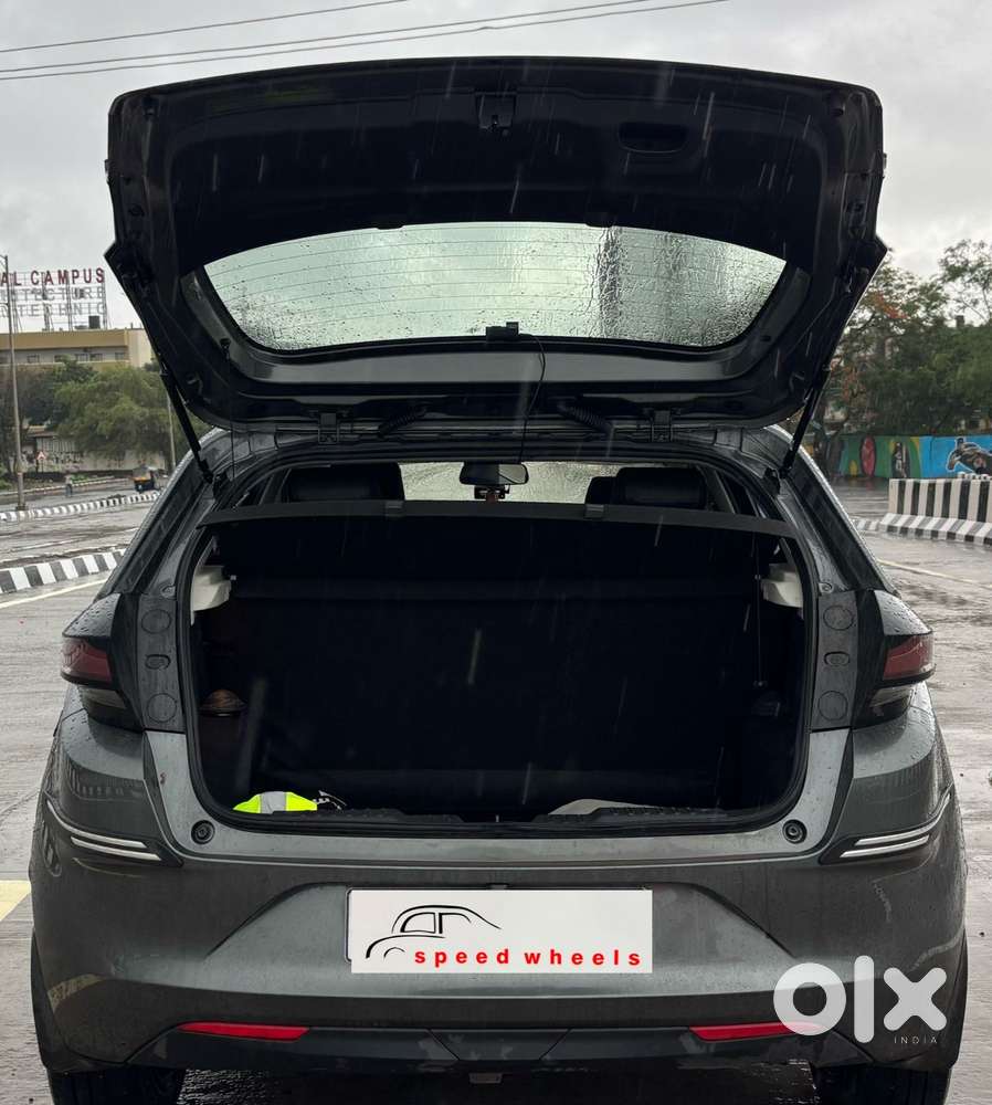 Tata Altroz 1.2 Xza Plus, 2025, Petrol