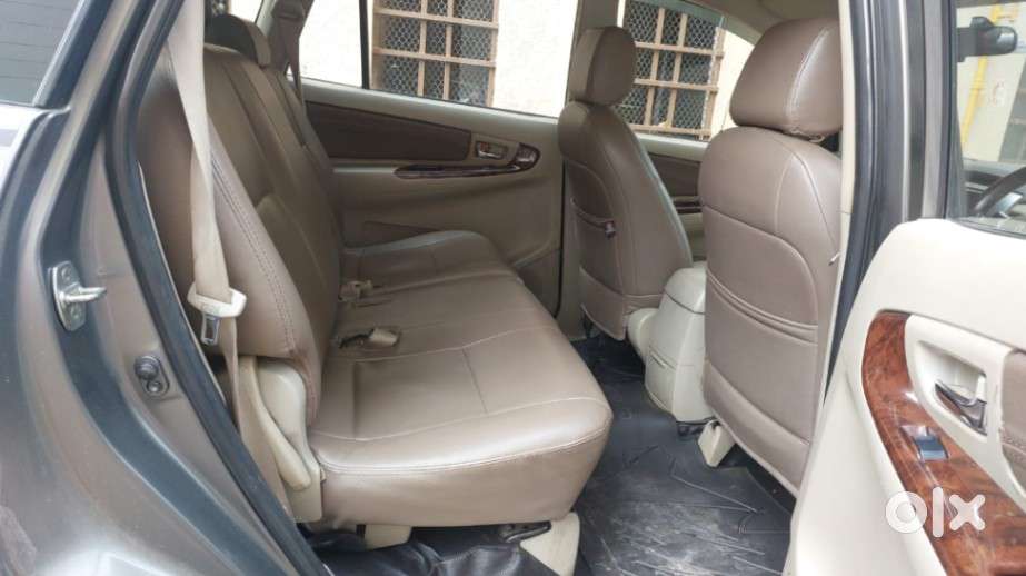 Toyota Innova 2.5 V 8 Str, 2014, Diesel