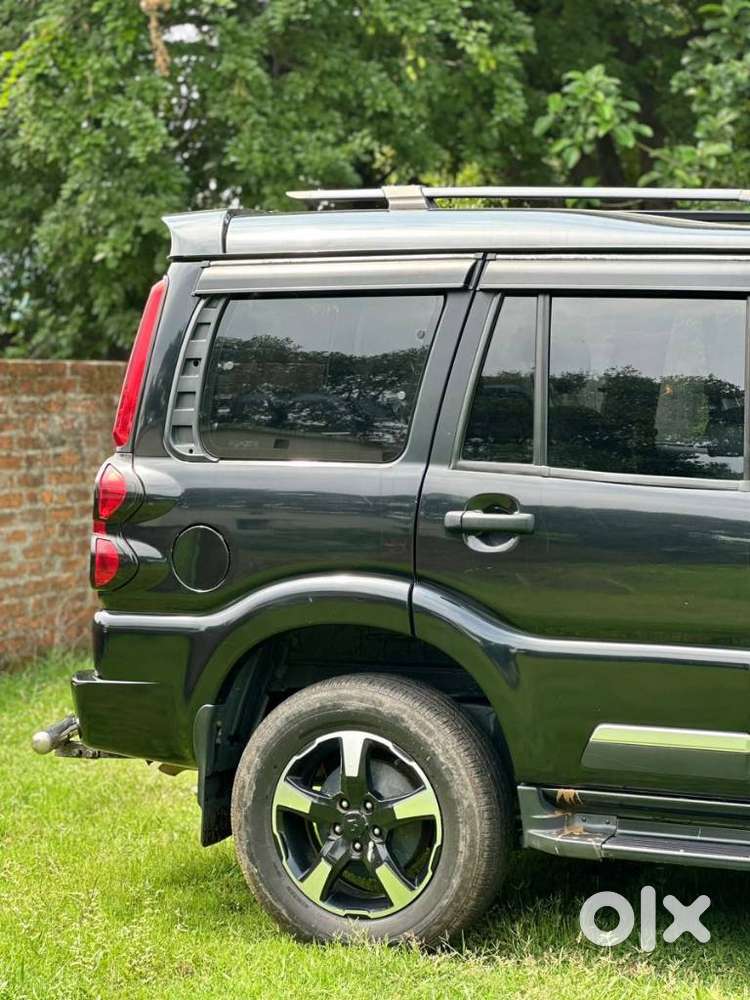Mahindra Scorpio Classic 2.2 S 11 Mt 7 Str, 2023, Diesel