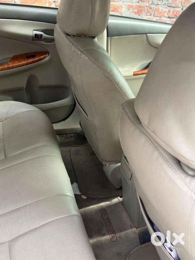 Toyota Corolla Altis 2010