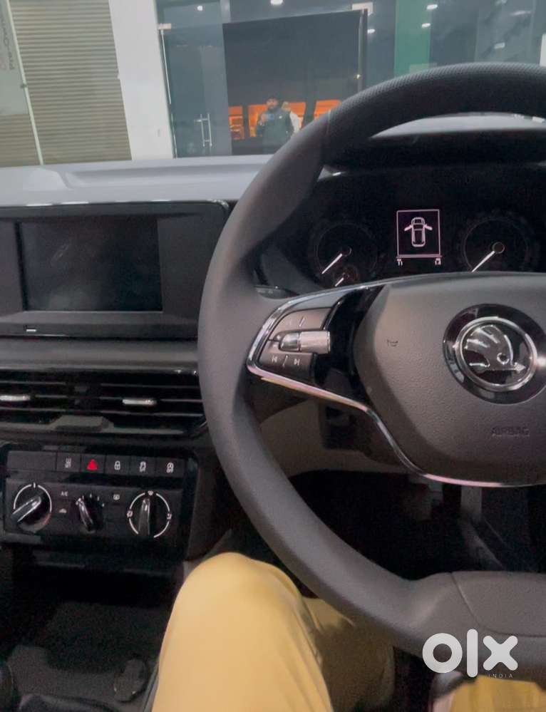 Skoda Kylaq 2025 Petrol 4600 Km Driven