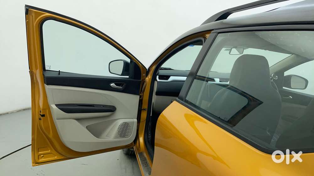 Renault Triber 1.0 Rxz Dual Tone, 2021, Petrol