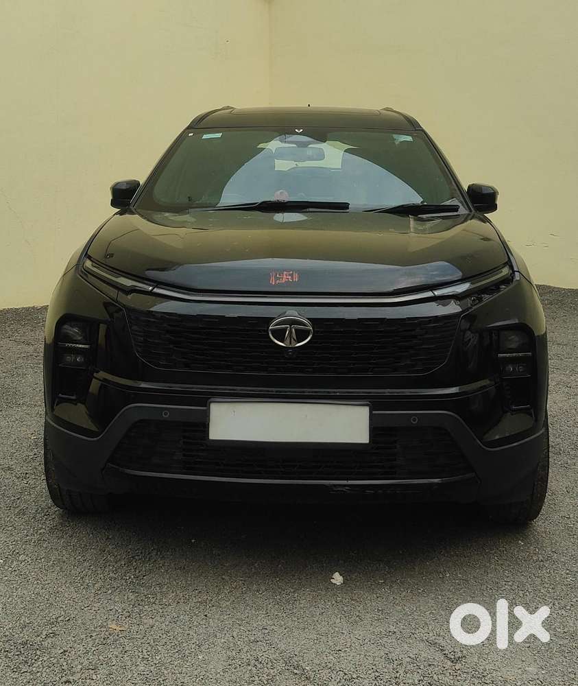 Tata Safari Accomplished Dark Edition, 2024, Diesel