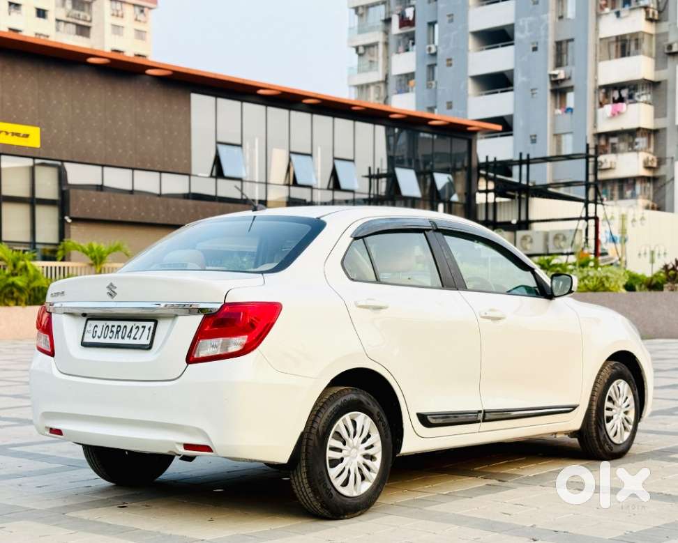 Maruti Suzuki Dzire Vxi Ags, 2022, Petrol