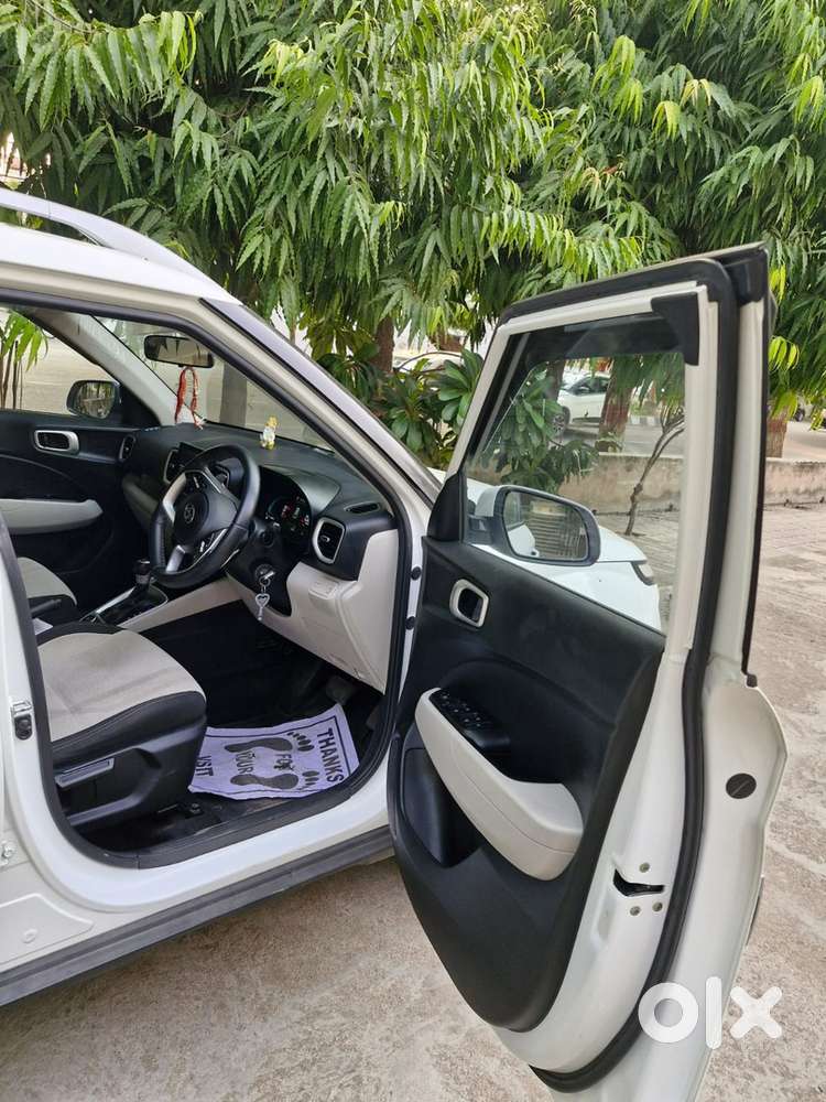 Hyundai Venue Petrol Automatic