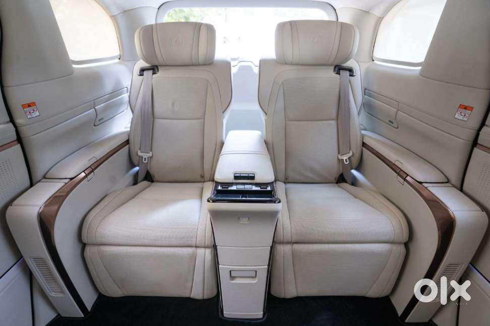 Lexus Lm, 2024, Petrol