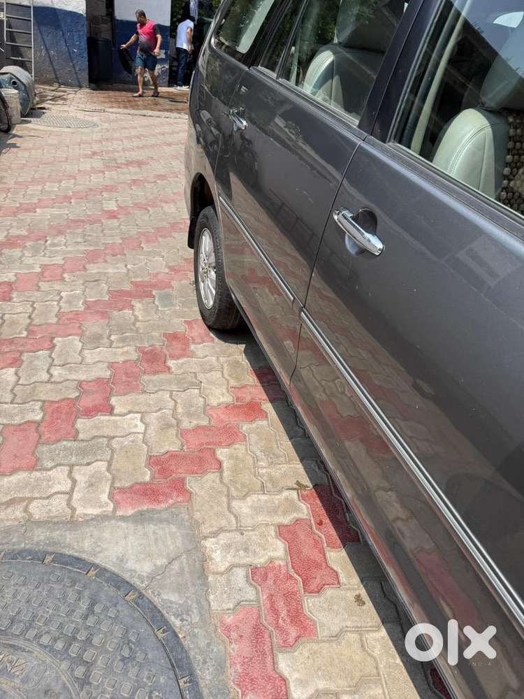 Toyota Innova 2011 Diesel 125783 Km Driven