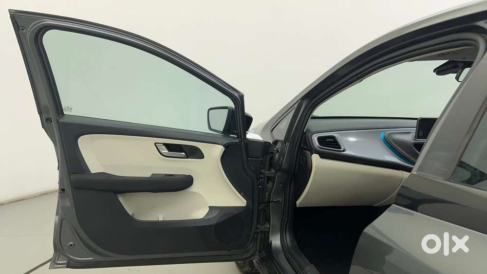 Tata Altroz 1.2 Xza Plus, 2023, Petrol