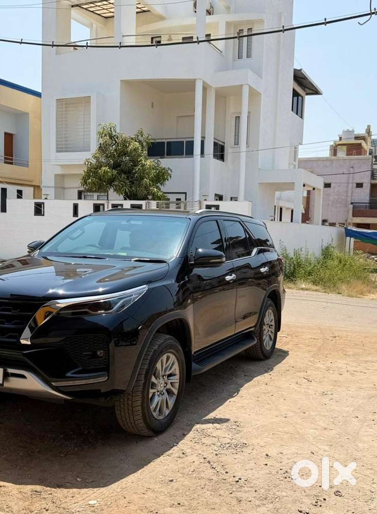 Toyota Fortuner 2025 Diesel Well Maintained