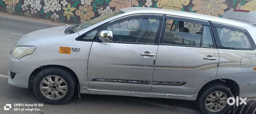 Toyota Innova 2012